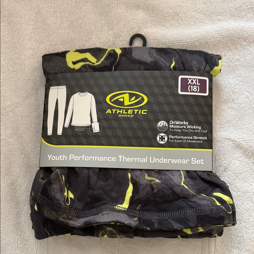 Athletic Works Black and Yellow Thermal Set